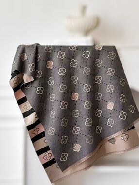 Cashmere Printed Scarf ▪︎ Gray/Pink